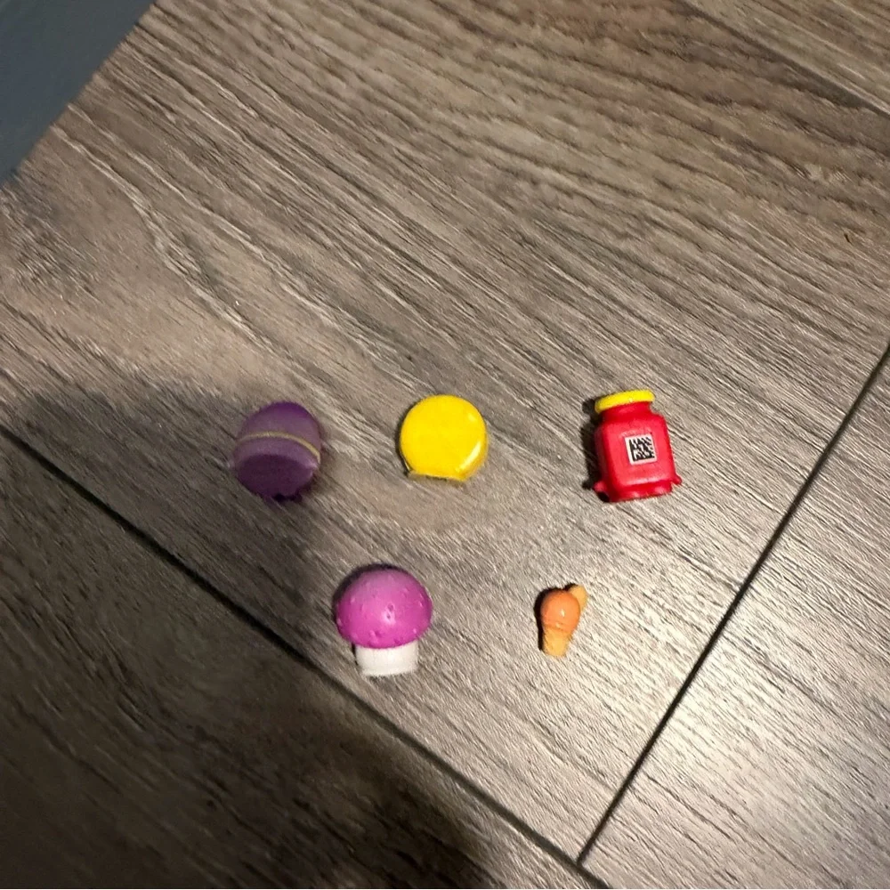 Shopkins kept smoke